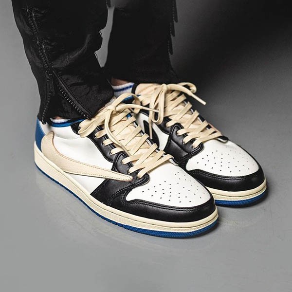 【ナイキ 偽物×トラヴィススコット×フラグメント】 コラボ エアジョーダン1 Low コピー "ミリタリーブルー" DM7866-140