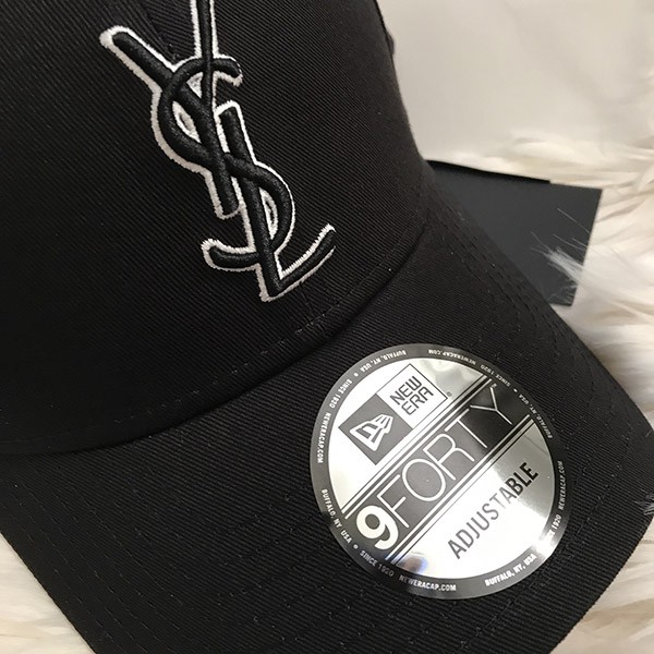 日本未入荷！【サンローラン x New Era】偽物モノグラムキャップ 22031404